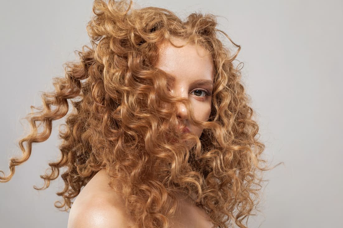 como aclarar el pelo sin decolorar