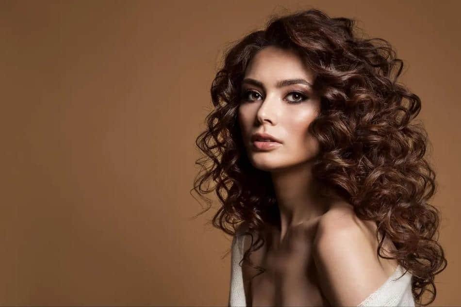 pelo smokey castaño