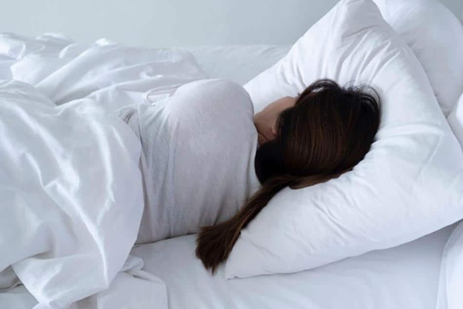 como proteger los rizos al dormir