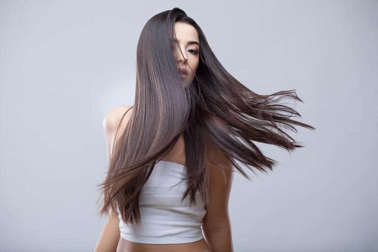 pelo liso largo mujer