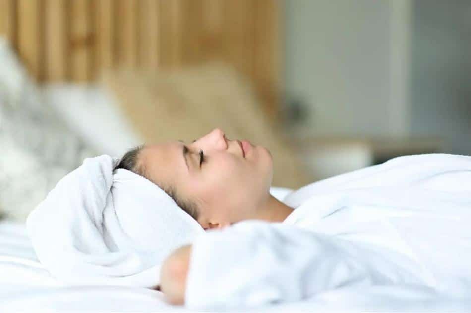 malo dormir pelo mojado