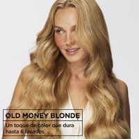 Modelo con el texto Old Money Blonde
