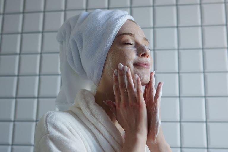 cuanto tarda en absorber una crema