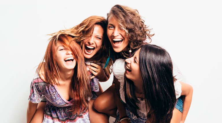 grupo de cuatro chicas