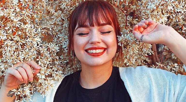 Este Es El Color De Pelo Que Se Va A Llevar Este Verano Pelo Rojo Intenso Blog Garnier
