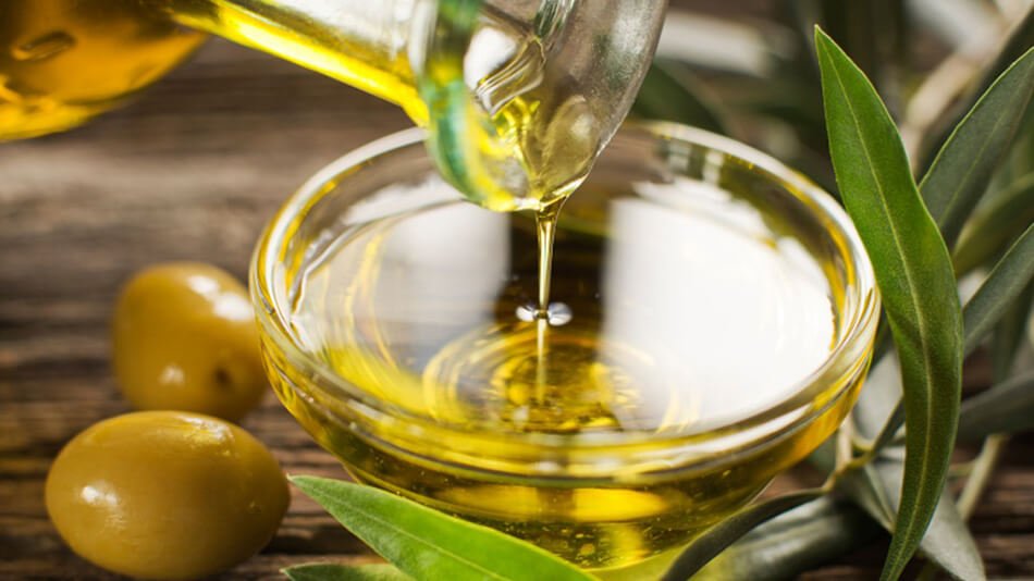 Cómo usar el aceite de oliva pelo y conseguir una melena e hidratada.