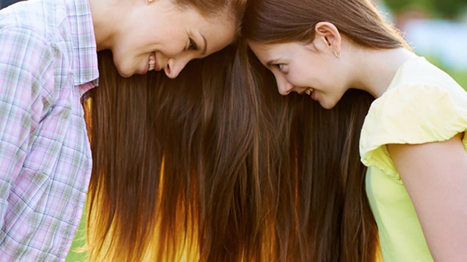 Madre e hija cabeza a cabeza