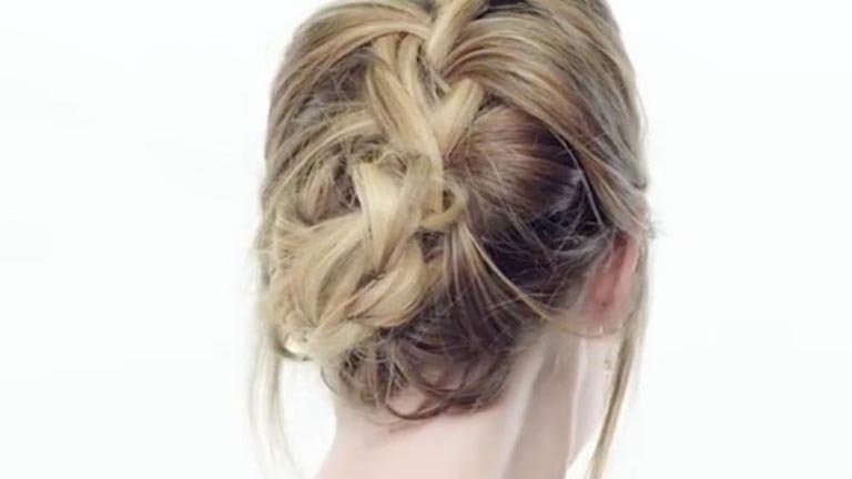 Tocado visto desde atras