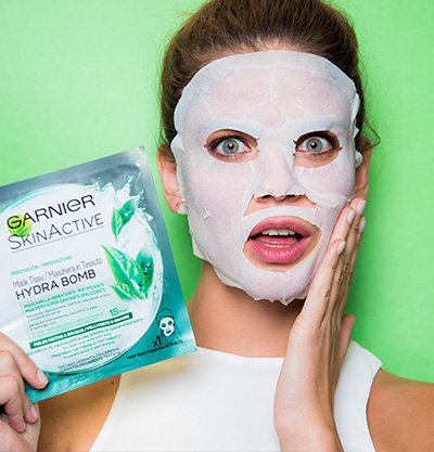 Mujer con mascarilla