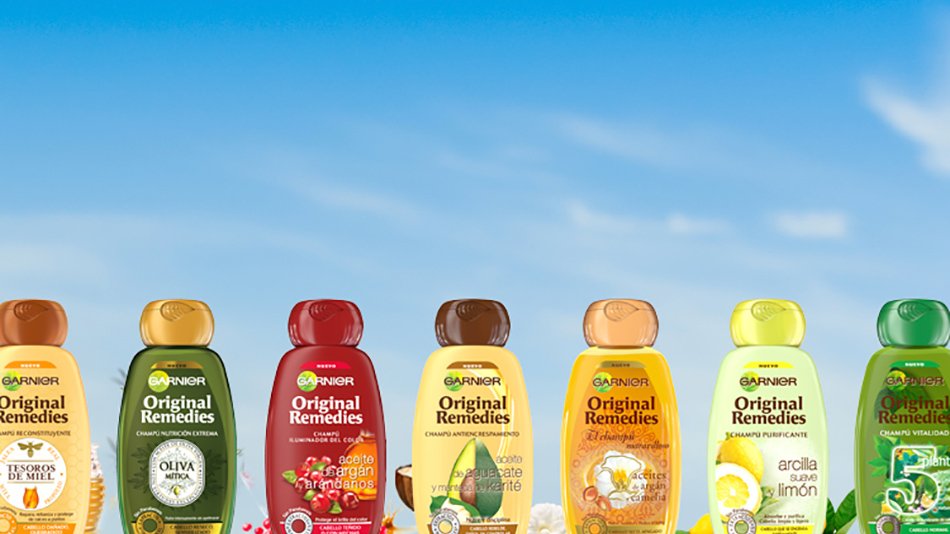 Varios envases de cremas 