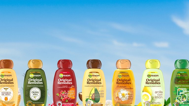 Varios envases de cremas 