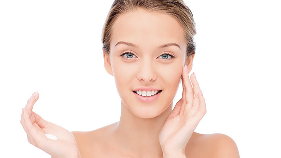 Mujer con rostro radiante