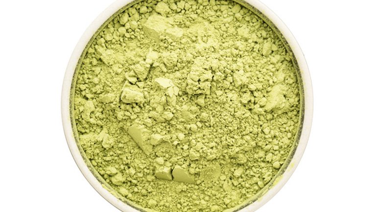 Te matcha en un bol