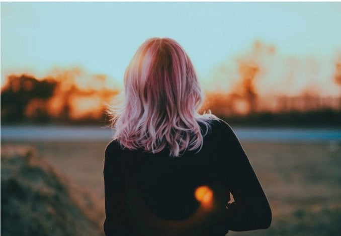 ¿Enamorado de los tonos rosados? El ‘coral blonde’ es el must have que no te querrás perder