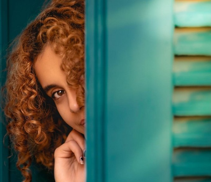 ¿Cómo dormir con el pelo rizado? Tres trucos para proteger tus rizos