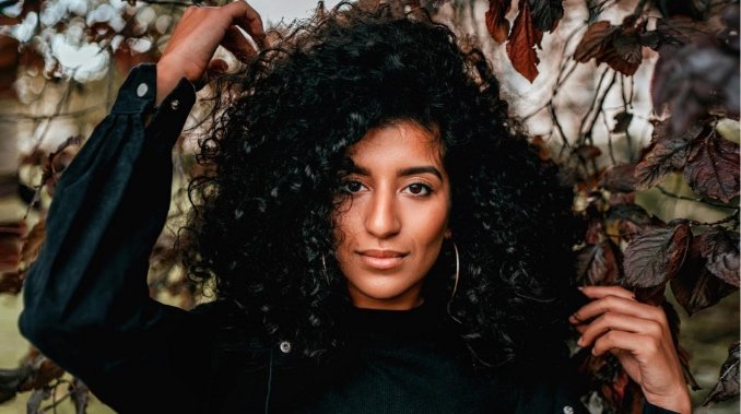 678 pelo rizado seco