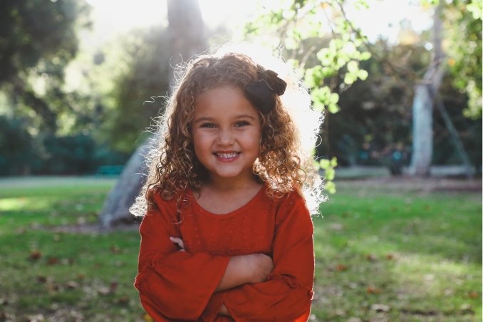 tema Compuesto Avispón Niños con pelo rizado: ¿cómo cuidar su pelo?